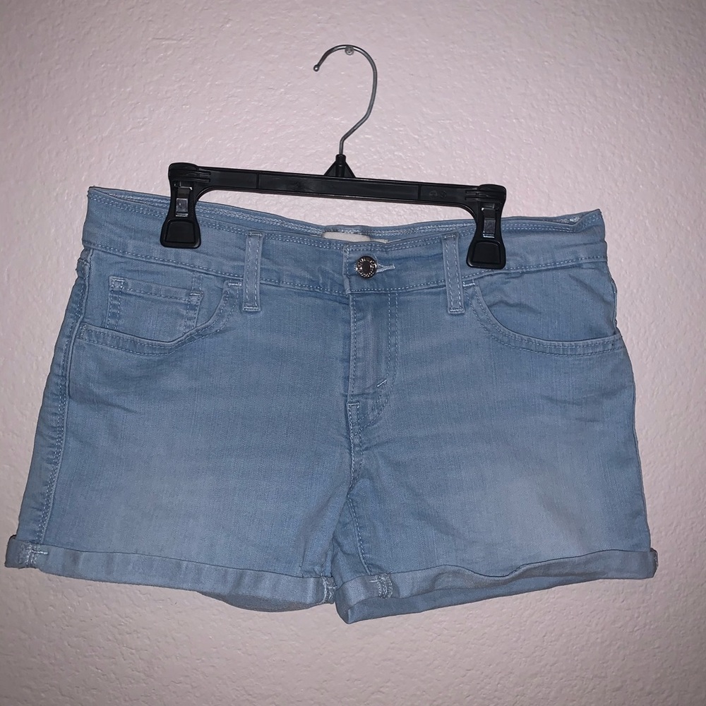 denim levi shorts